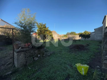 Moradia T5 para Venda em Póvoa de Rio de Moinhos e Cafede