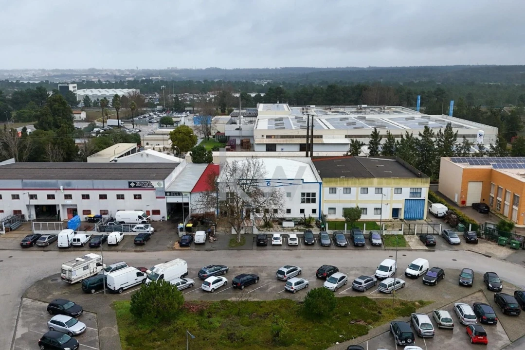 Armazém para Venda em Seixal, Arrentela e Aldeia de Paio Pires Foto 2