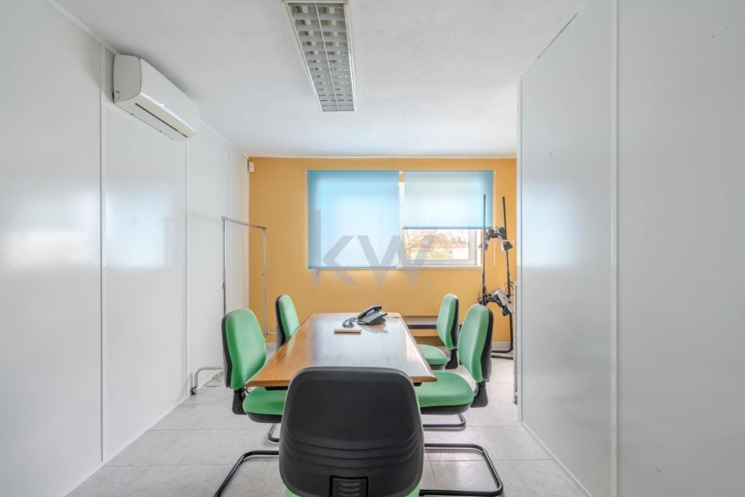 Armazém para Venda em Seixal, Arrentela e Aldeia de Paio Pires Foto 33