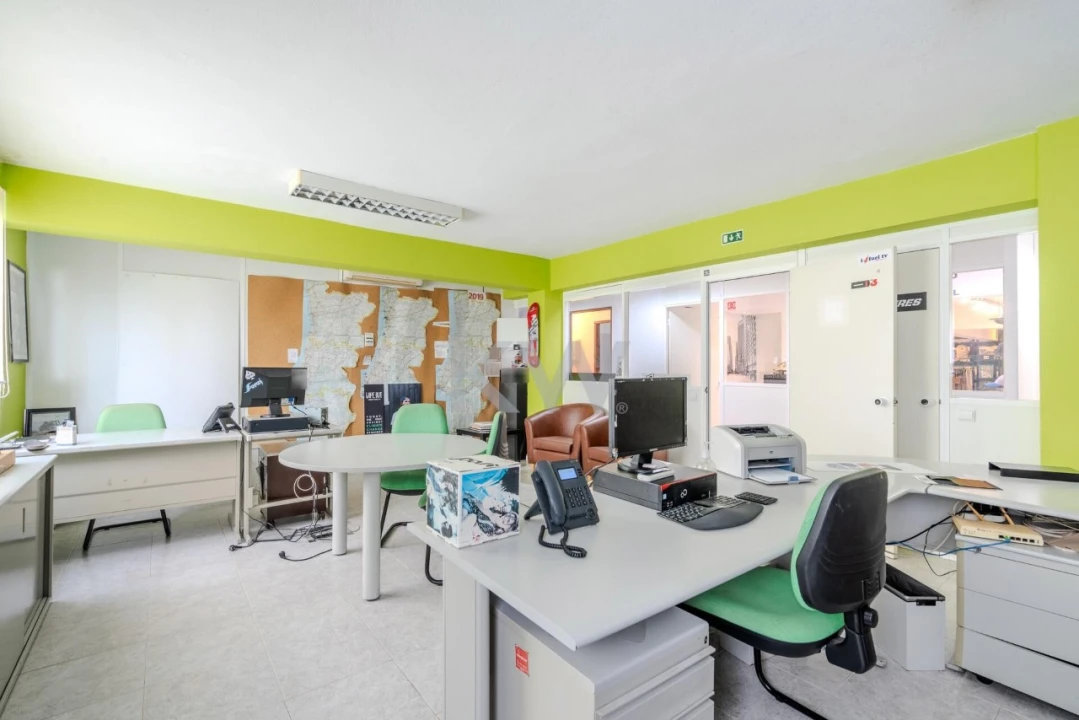 Armazém para Venda em Seixal, Arrentela e Aldeia de Paio Pires Foto 36