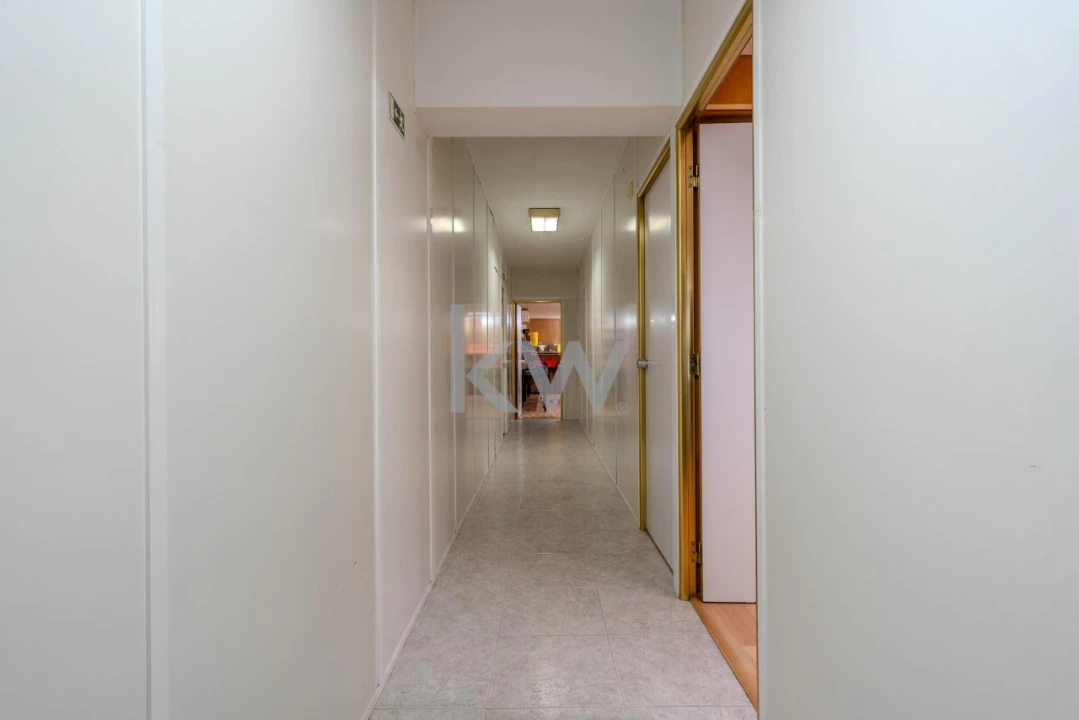 Armazém para Venda em Seixal, Arrentela e Aldeia de Paio Pires Foto 40