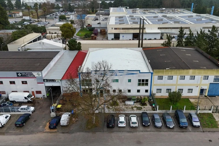 Armazém para Venda em Seixal, Arrentela e Aldeia de Paio Pires