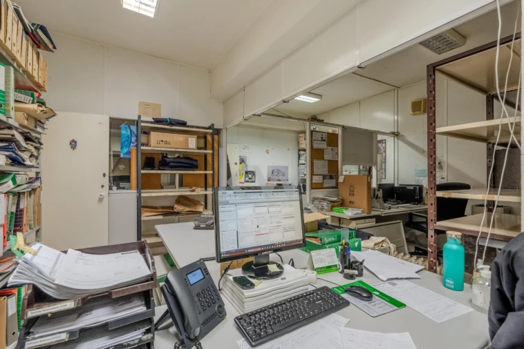 Armazém para Venda em Seixal, Arrentela e Aldeia de Paio Pires Foto 16