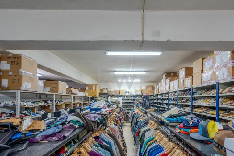 Armazém para Venda em Seixal, Arrentela e Aldeia de Paio Pires Foto 21