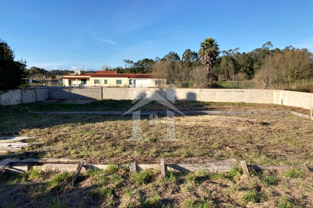 Terreno para Venda em Tornada e Salir do Porto Foto 8
