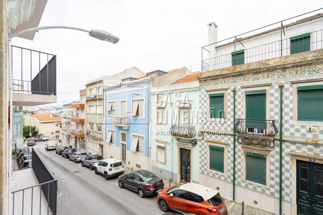 Apartamento T1 para Venda em Campolide Foto 17