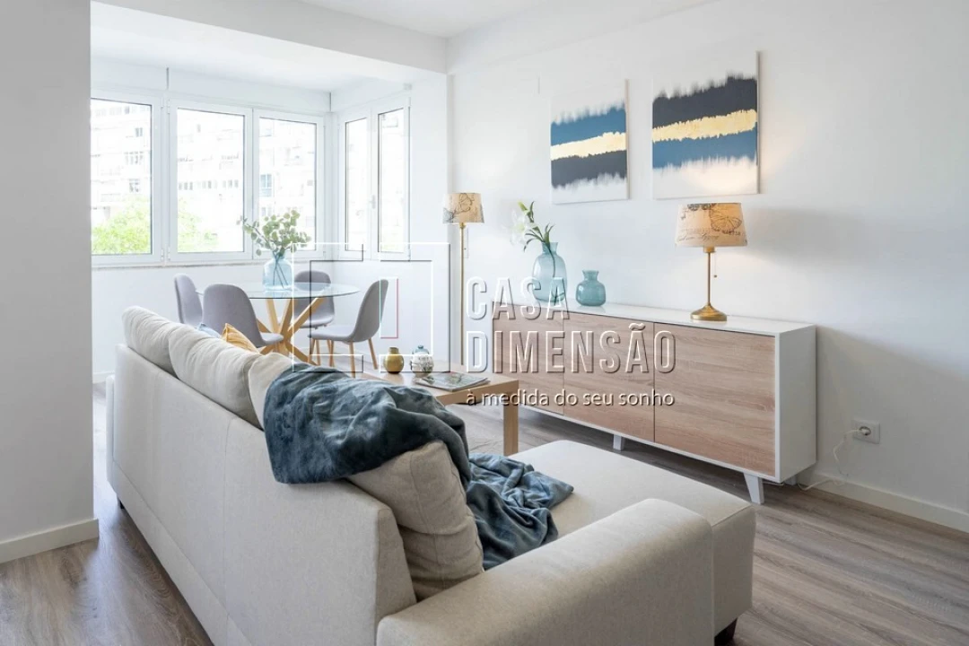 Apartamento T3 para Venda em Carnide Foto 3