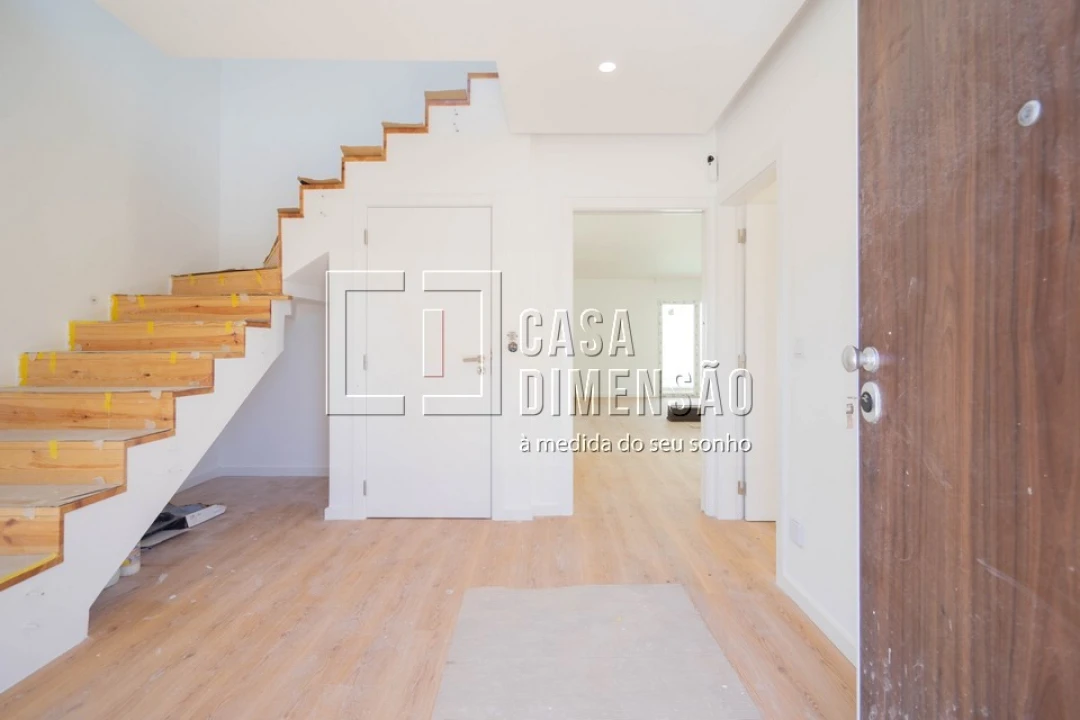 Moradia T4 para Venda em Laranjeiro e Feijó Foto 3