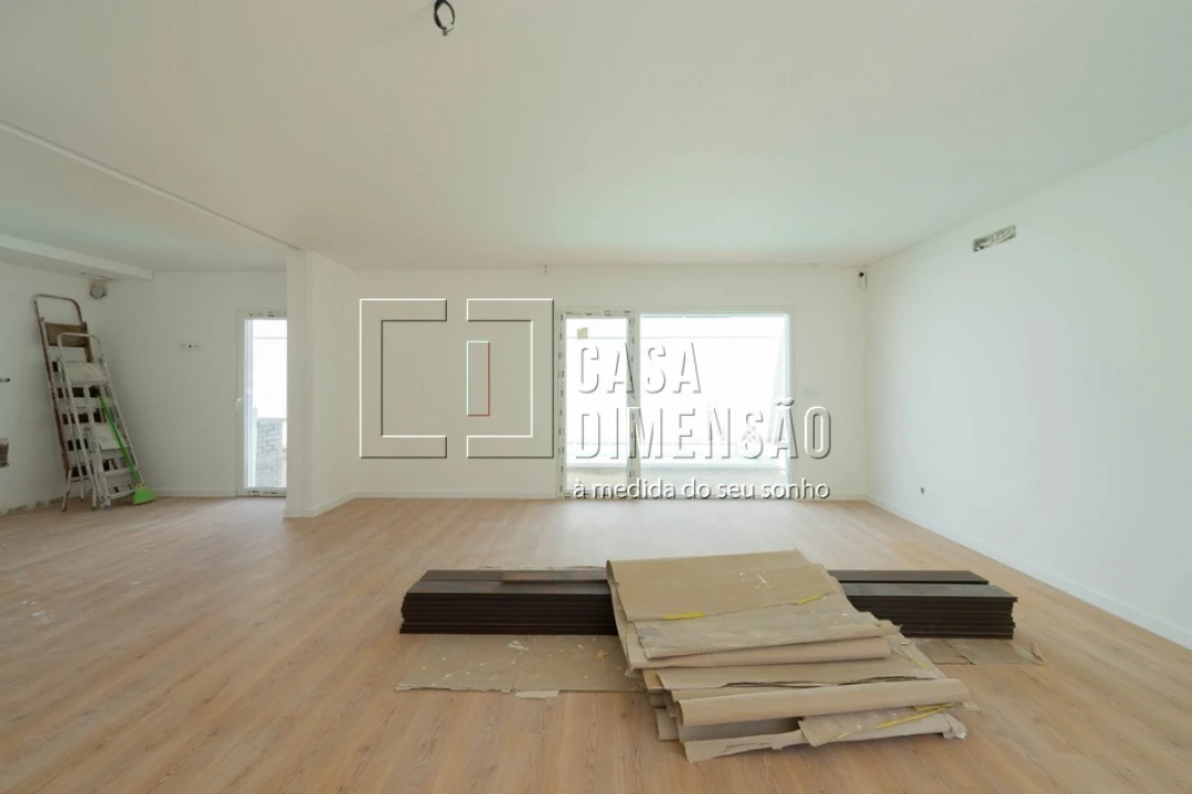 Moradia T4 para Venda em Laranjeiro e Feijó Foto 6