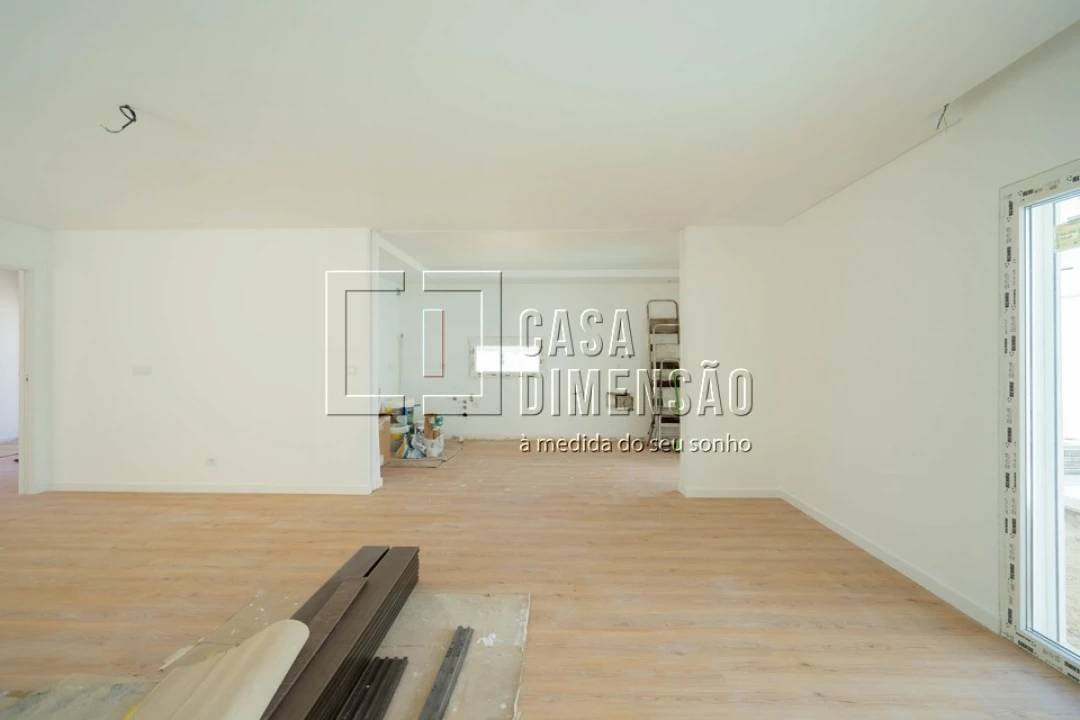 Moradia T4 para Venda em Laranjeiro e Feijó Foto 8