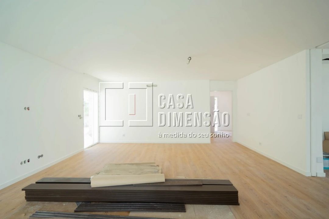 Moradia T4 para Venda em Laranjeiro e Feijó Foto 10