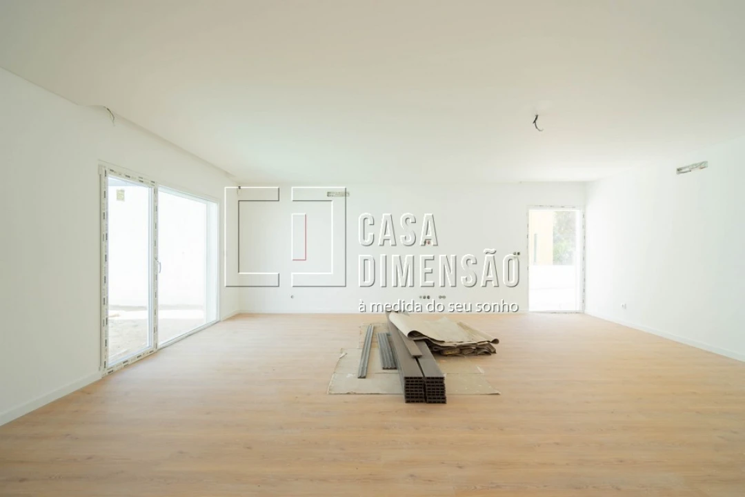 Moradia T4 para Venda em Laranjeiro e Feijó Foto 11