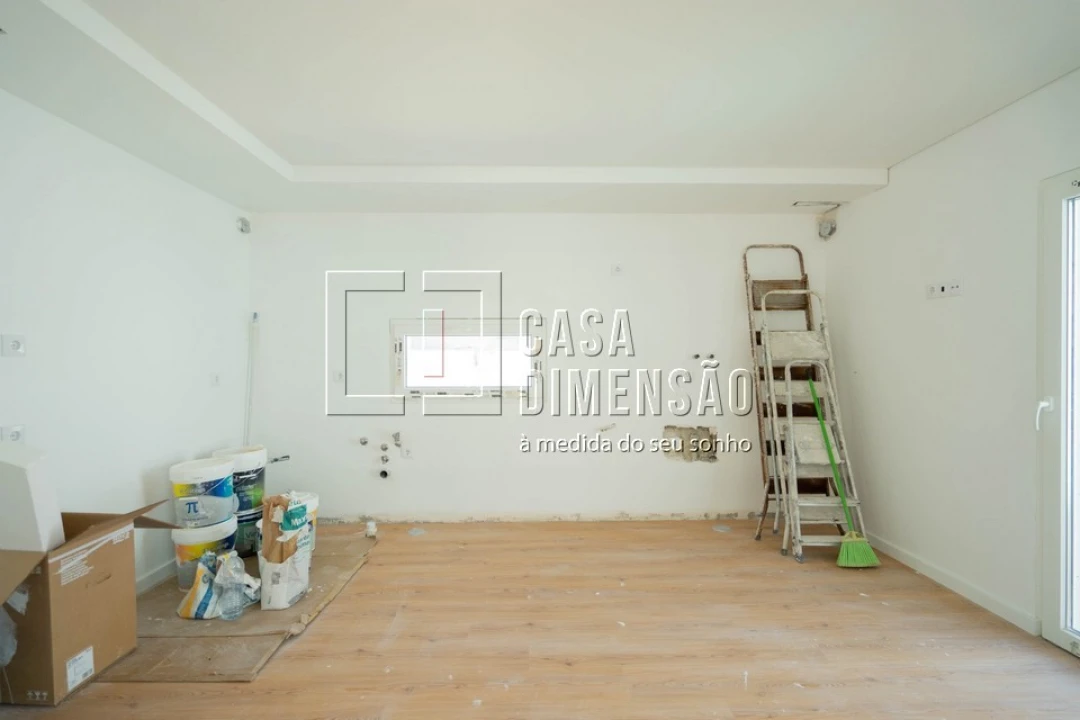 Moradia T4 para Venda em Laranjeiro e Feijó Foto 12