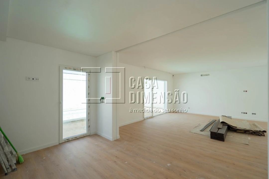 Moradia T4 para Venda em Laranjeiro e Feijó Foto 13