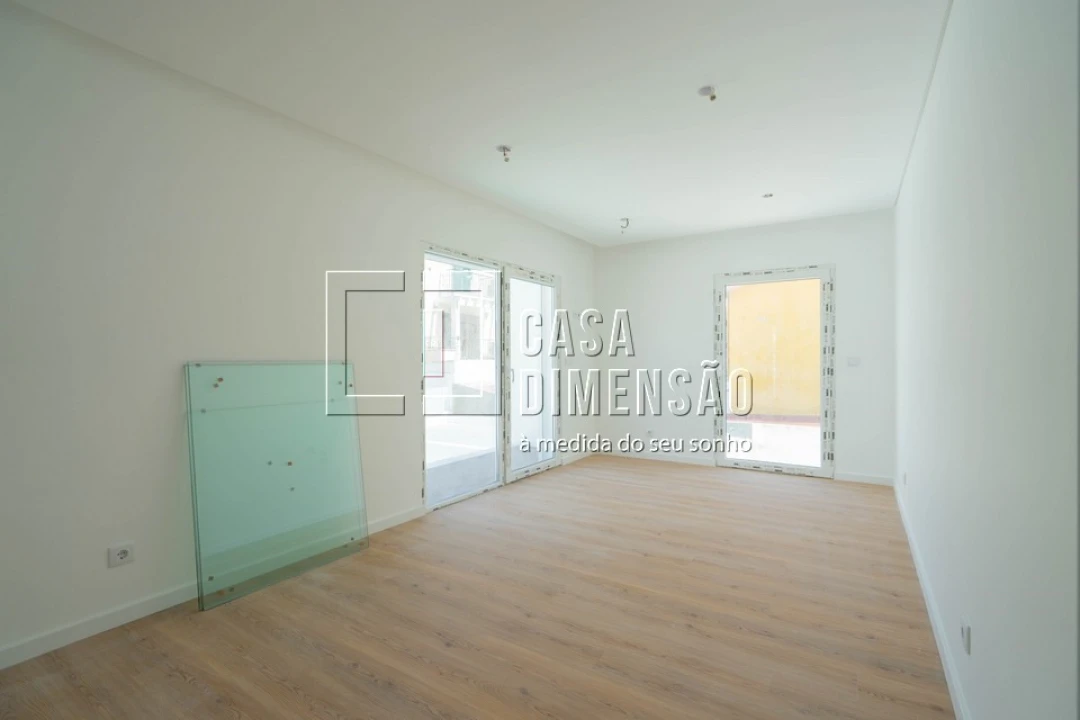 Moradia T4 para Venda em Laranjeiro e Feijó Foto 29