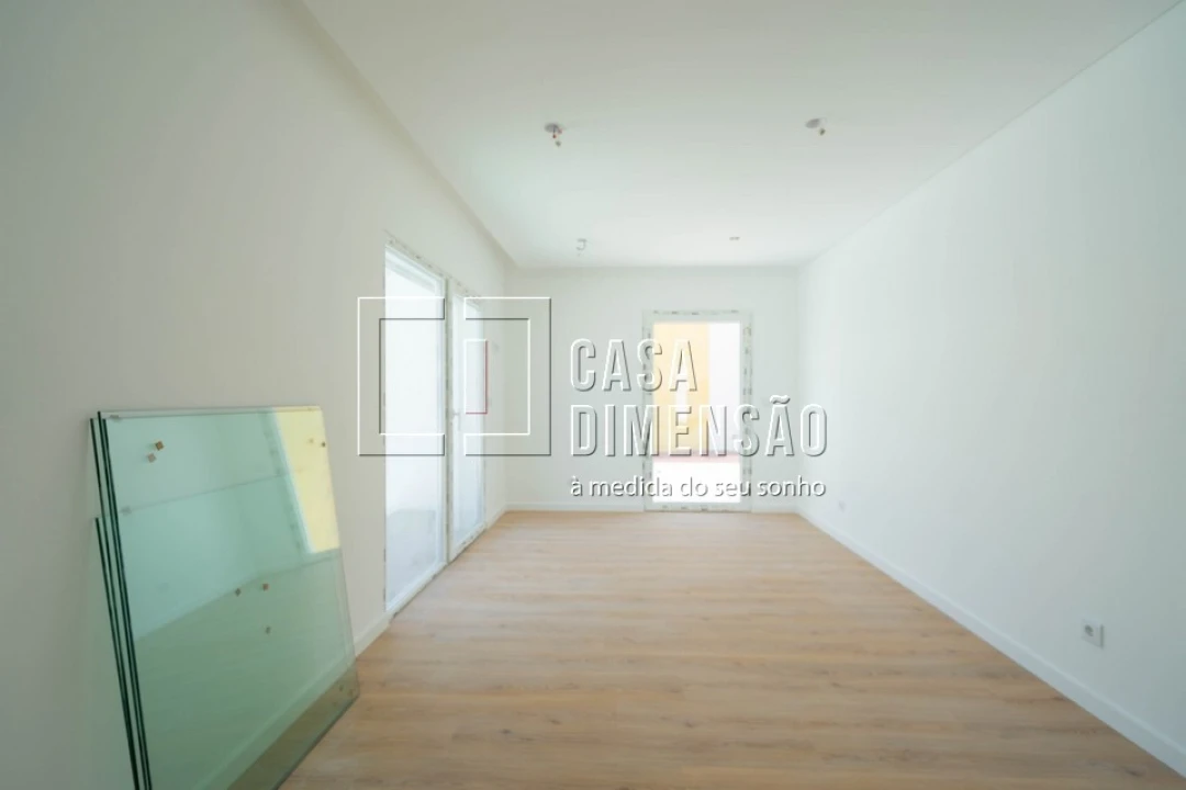 Moradia T4 para Venda em Laranjeiro e Feijó Foto 30