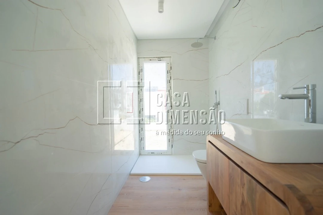 Moradia T4 para Venda em Laranjeiro e Feijó Foto 35