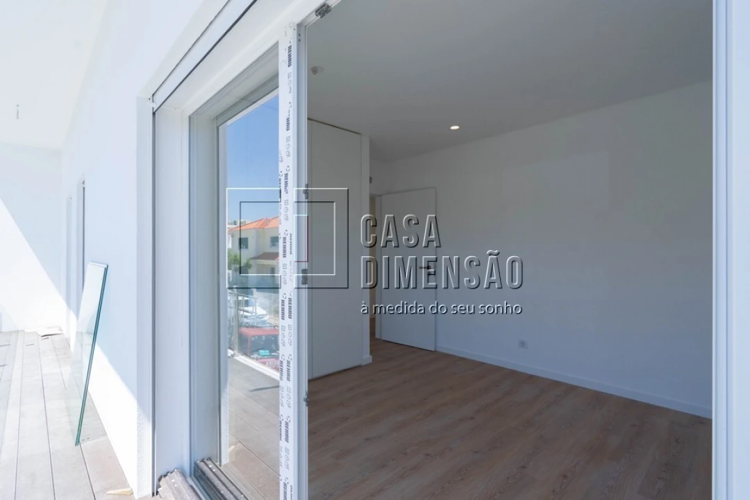 Moradia T4 para Venda em Laranjeiro e Feijó Foto 44