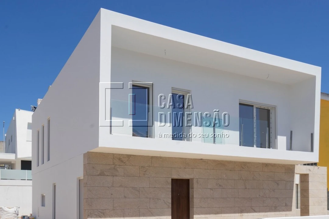 Moradia T4 para Venda em Laranjeiro e Feijó Foto 58