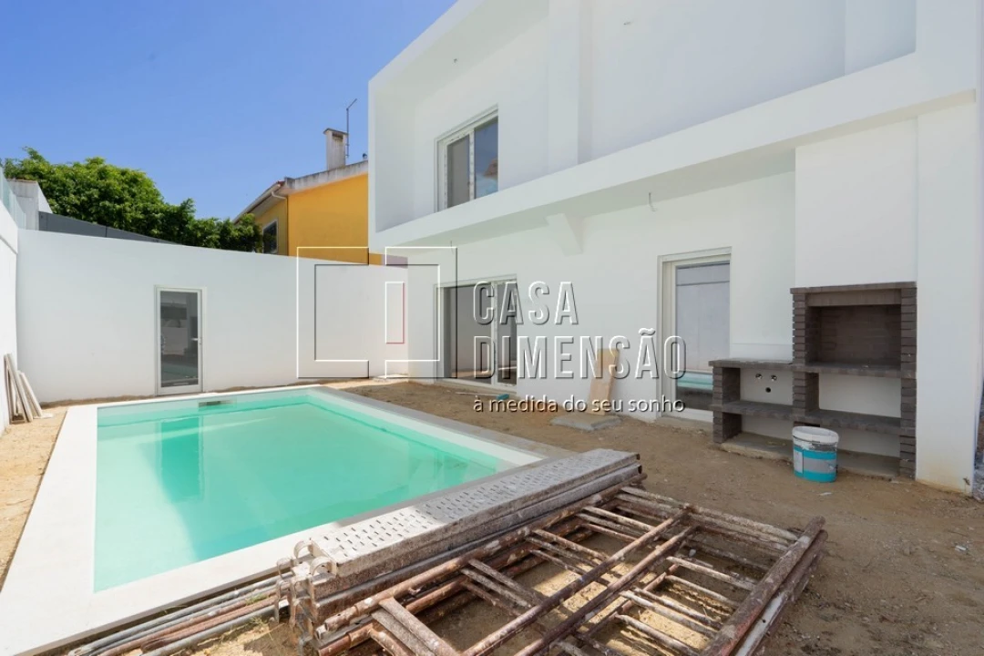 Moradia T4 para Venda em Laranjeiro e Feijó Foto 63