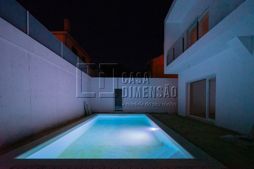 Moradia T4 para Venda em Laranjeiro e Feijó Foto 72