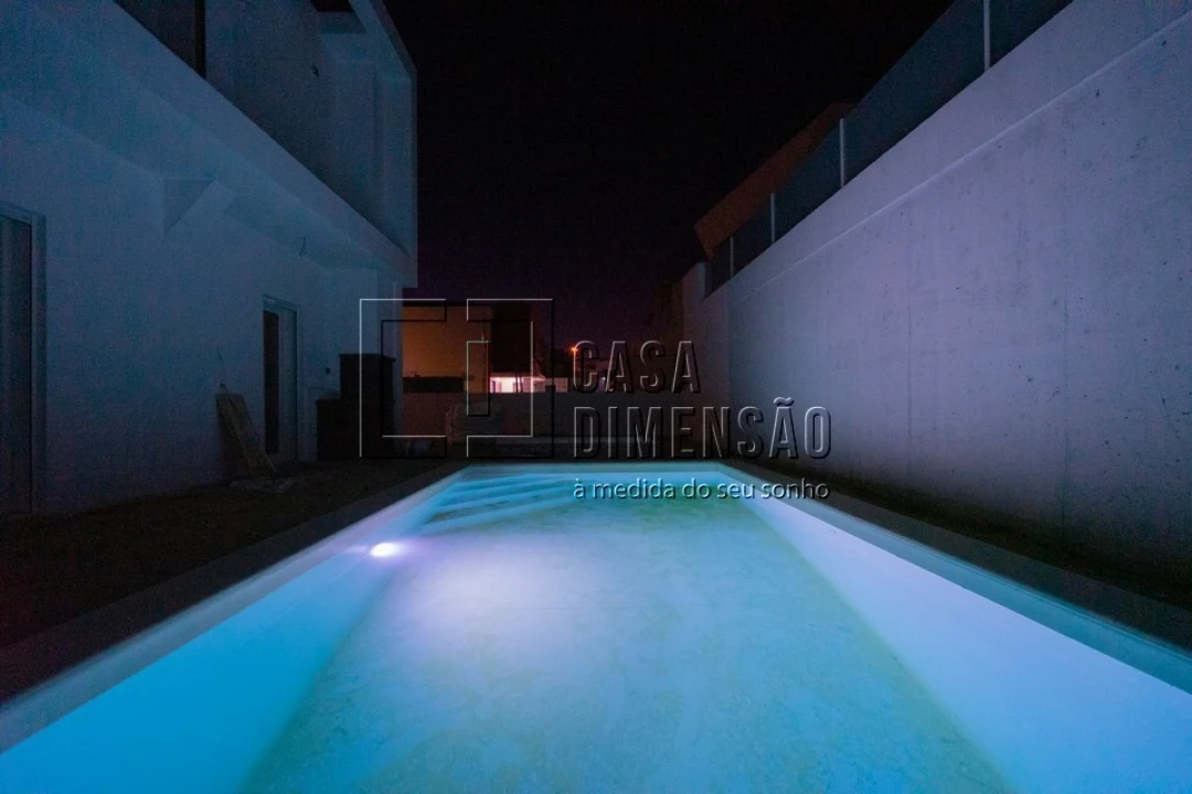 Moradia T4 para Venda em Laranjeiro e Feijó Foto 74