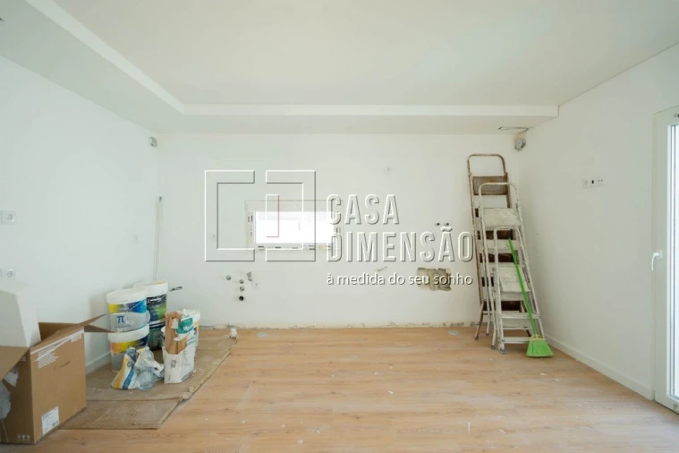 Moradia T4 para Venda em Laranjeiro e Feijó Foto 12