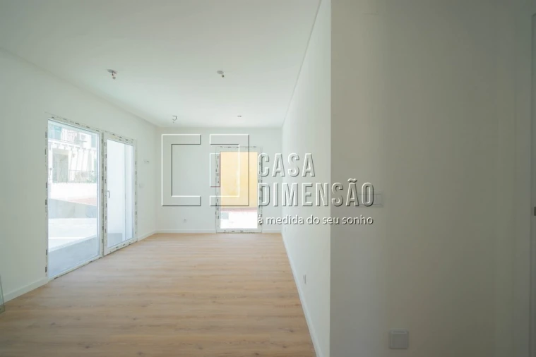 Moradia T4 para Venda em Laranjeiro e Feijó Foto 28