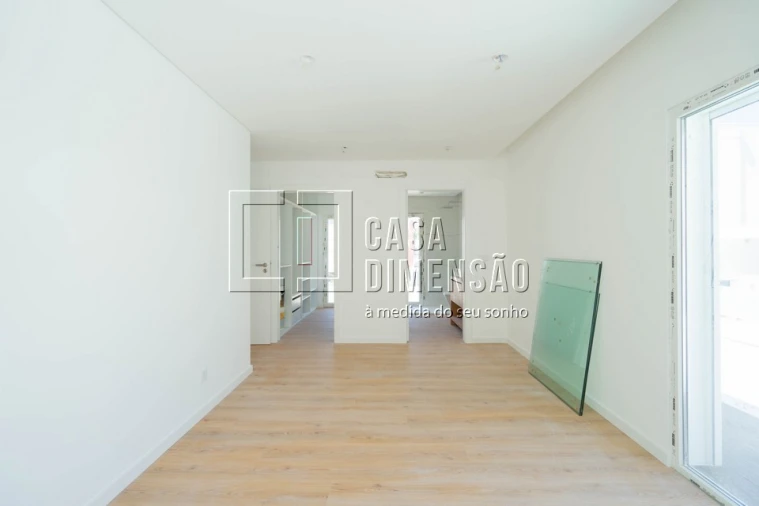 Moradia T4 para Venda em Laranjeiro e Feijó Foto 33