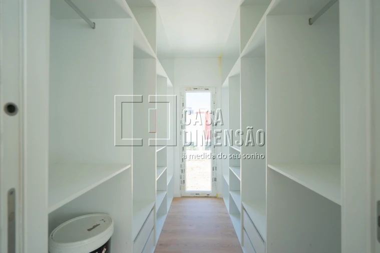 Moradia T4 para Venda em Laranjeiro e Feijó Foto 34