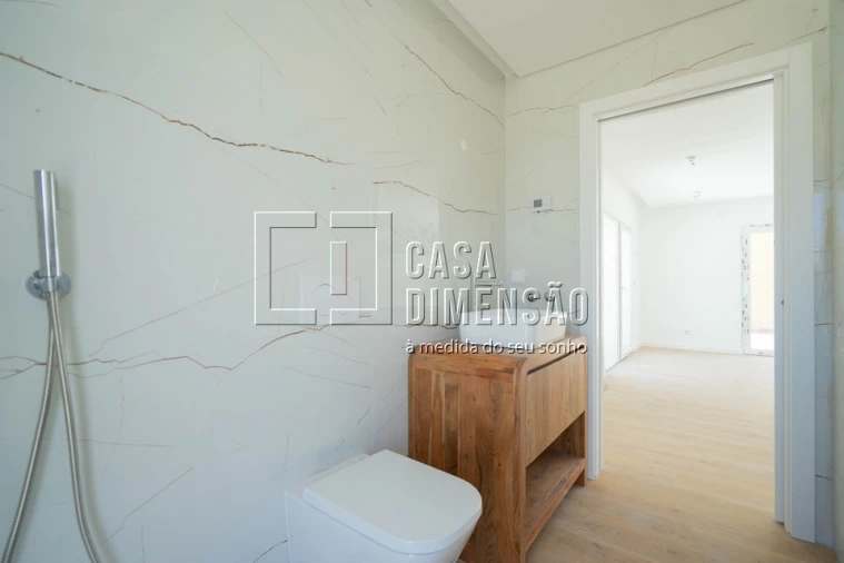 Moradia T4 para Venda em Laranjeiro e Feijó Foto 37