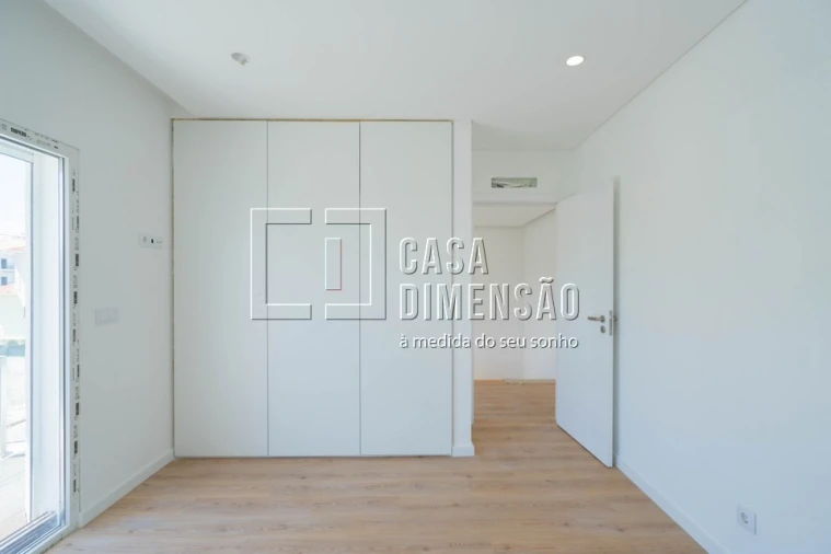 Moradia T4 para Venda em Laranjeiro e Feijó Foto 42