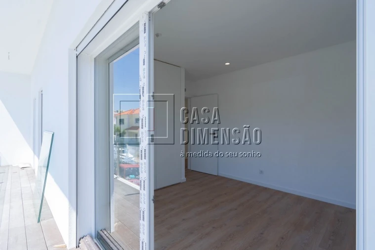 Moradia T4 para Venda em Laranjeiro e Feijó Foto 44