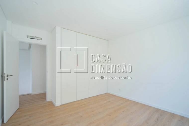 Moradia T4 para Venda em Laranjeiro e Feijó Foto 46