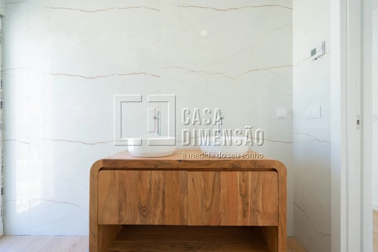 Moradia T4 para Venda em Laranjeiro e Feijó Foto 52