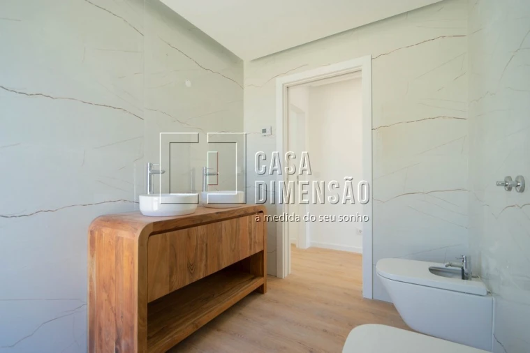 Moradia T4 para Venda em Laranjeiro e Feijó Foto 53