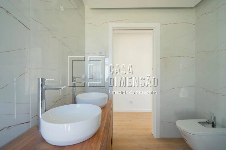 Moradia T4 para Venda em Laranjeiro e Feijó Foto 54