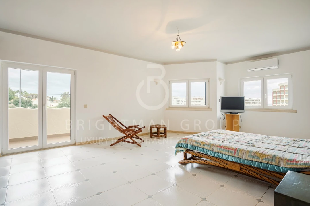 Moradia T7 para Venda em Lagoa e Carvoeiro Foto 7