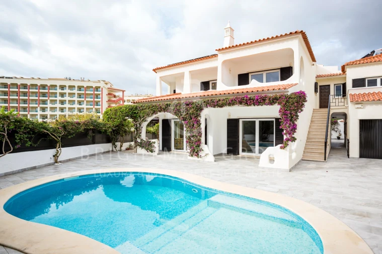 Moradia T7 para Venda em Lagoa e Carvoeiro