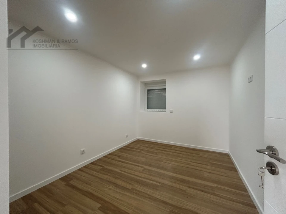 Moradia T3 para Venda em A dos Cunhados e Maceira Foto 12