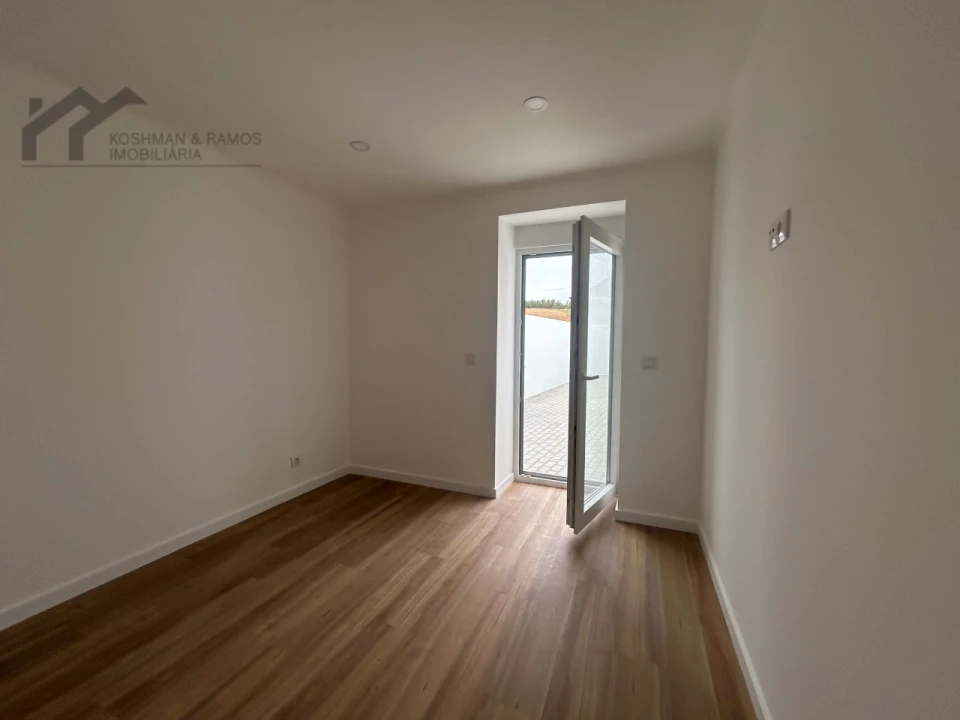 Moradia T3 para Venda em A dos Cunhados e Maceira Foto 16