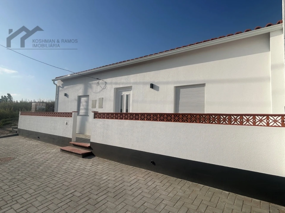 Moradia T3 para Venda em A dos Cunhados e Maceira Foto 2