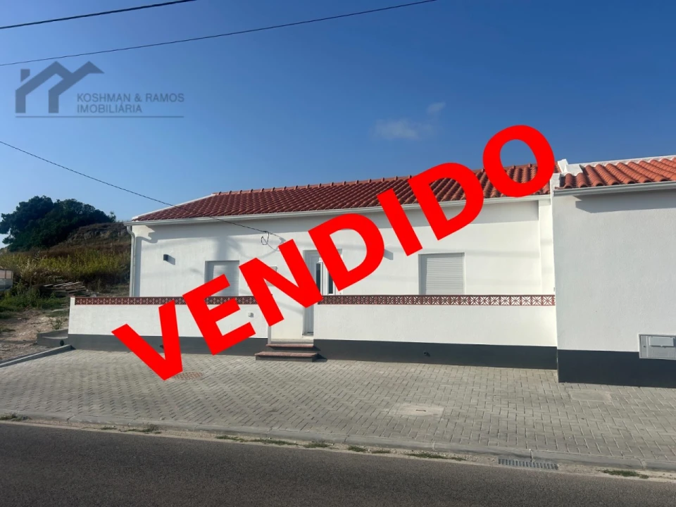 Moradia T3 para Venda em A dos Cunhados e Maceira Foto 1