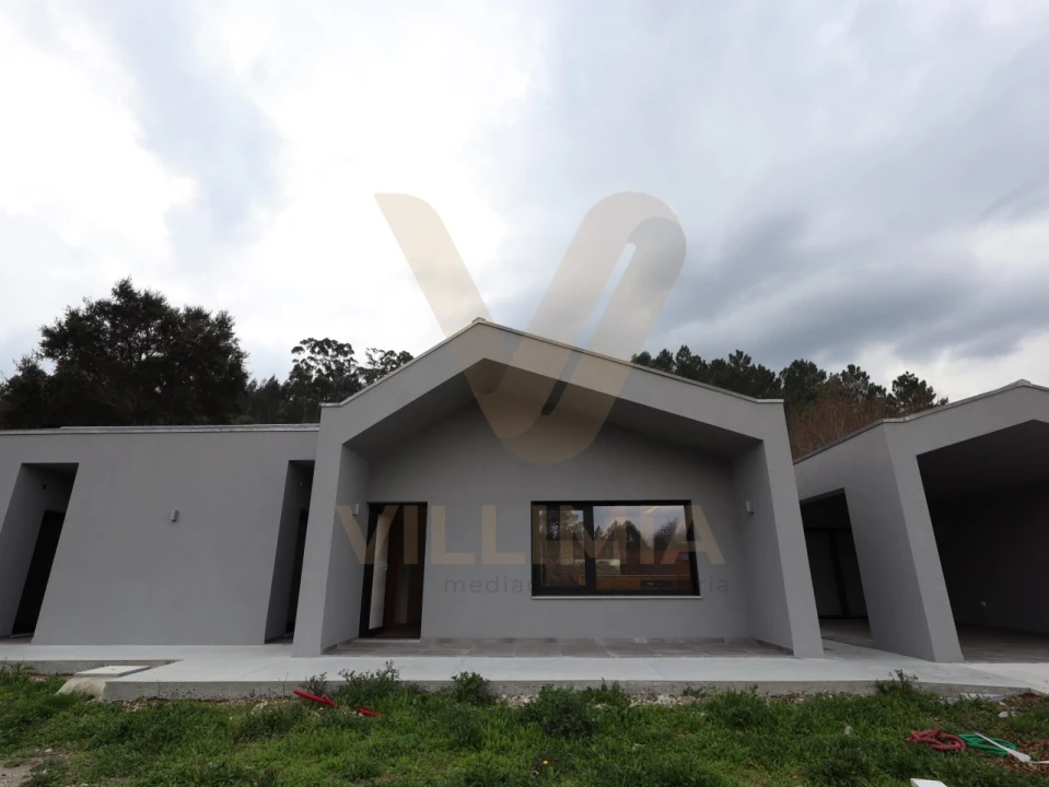 Moradia T3 para Venda em Facha Foto 29