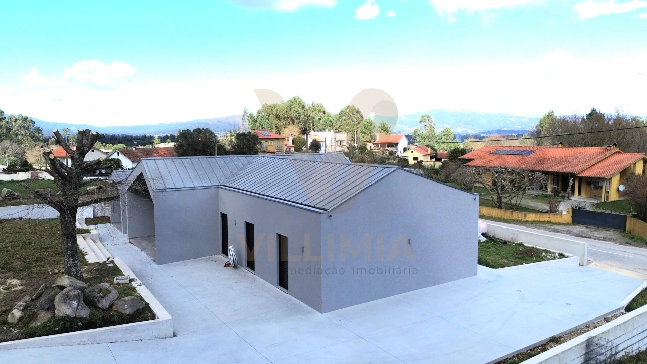 Moradia T3 para Venda em Facha Foto 7