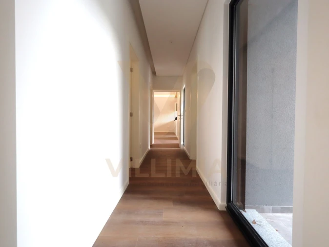 Moradia T3 para Venda em Facha Foto 26