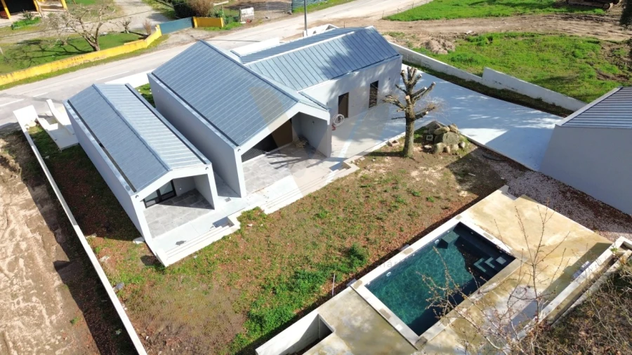 Moradia T3 para Venda em Facha Foto 2