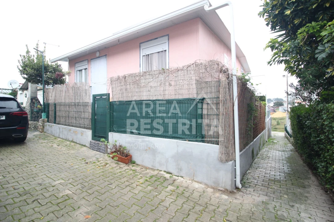 Moradia T2 para Venda em Fernao Ferro Foto 7