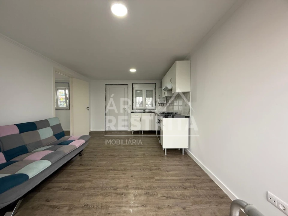 Moradia T2 para Venda em Fernao Ferro Foto 3