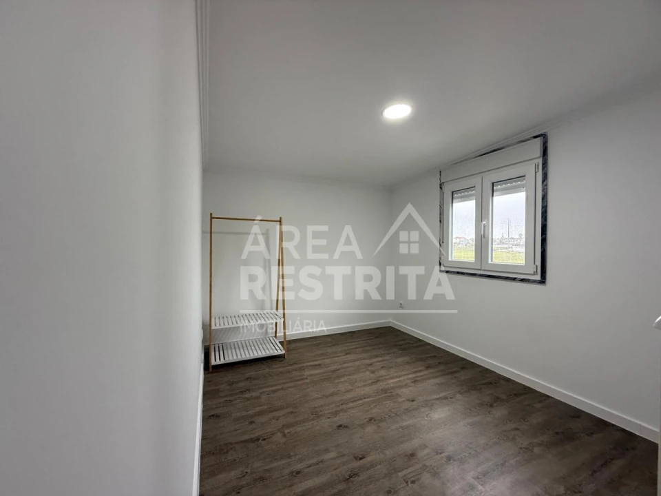 Moradia T2 para Venda em Fernao Ferro Foto 5